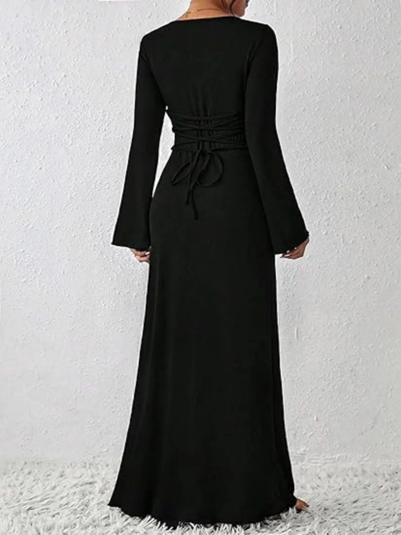 Europäisches und Amerikanisches Mittelöstliches Damenkleid mit Quadratischem Ausschnitt, Langen Ärmeln, Schlanker Passform und Knöchelriemen – Detail 6