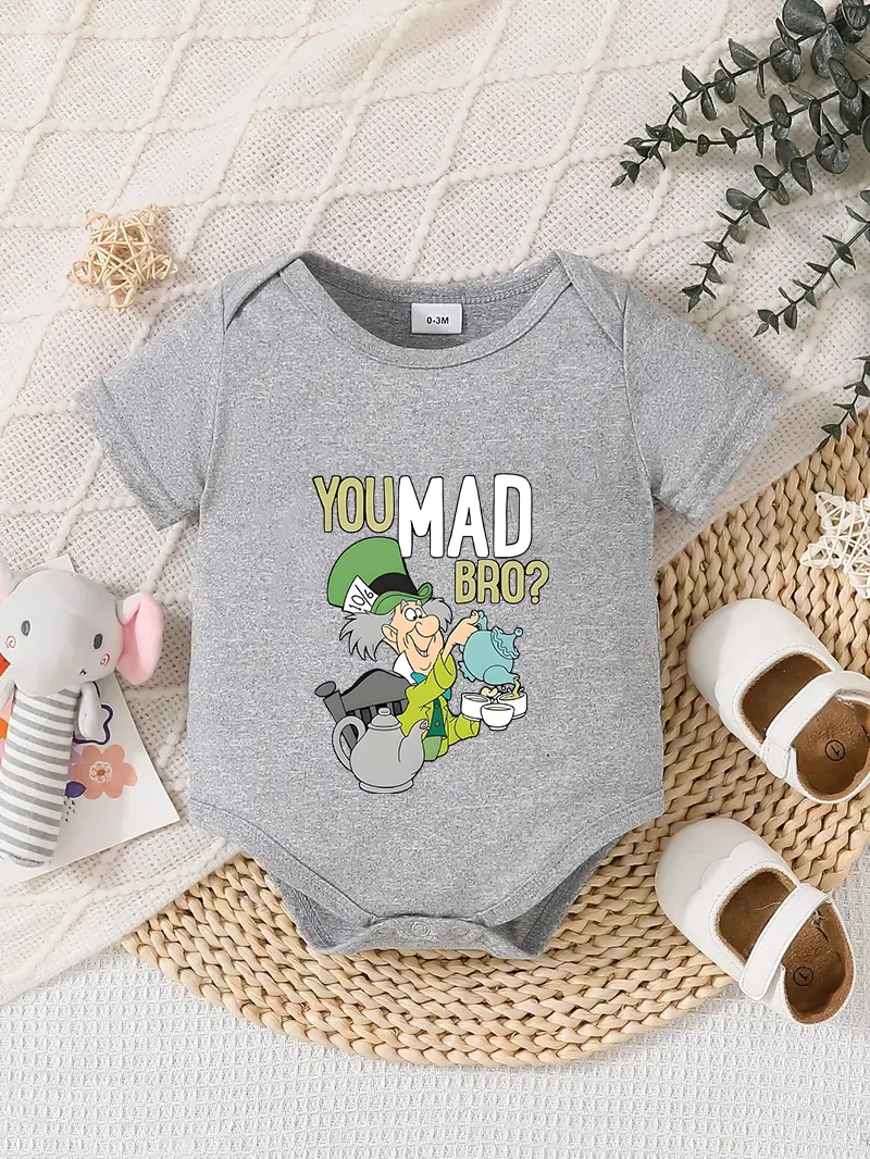 

【Официально лицензировано】 Комбинезон-слип Disney «Безумный шляпник»: Забавный надписью «You Mad Bro» Принт «Безумный шляпник»