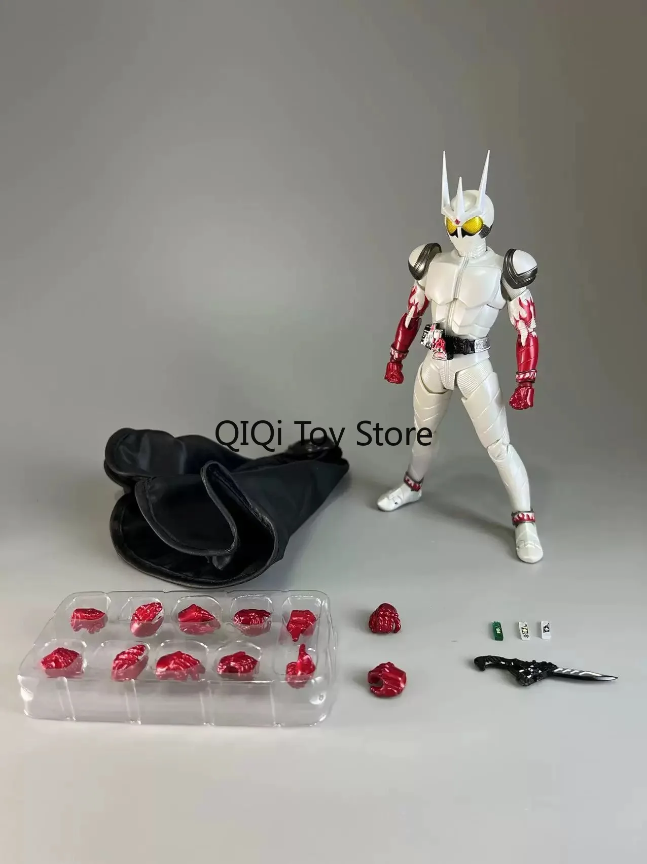 

В наличии Модель Chase True Knight Masked Bone Carving SIF02 E Brother Bloody White Death Spade J Single C