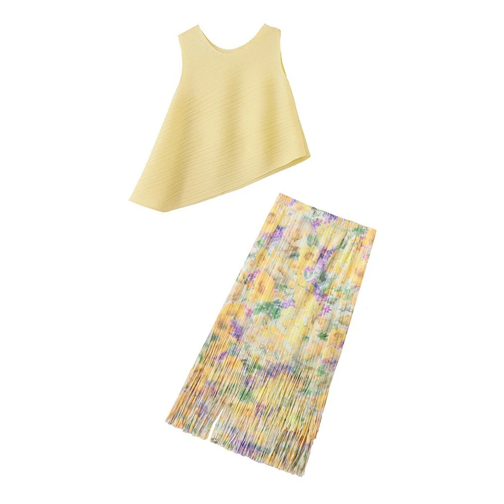 2025 summer pleated round neck new  sleeveless fashion suit, thin and  two-piece set  korean fashion clothing