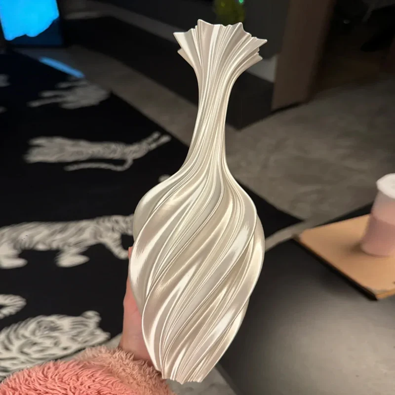 

3D-печать на заказ различных игрушек, ваз, косметических коробок, коробок для хранения, аксессуаров и украшений