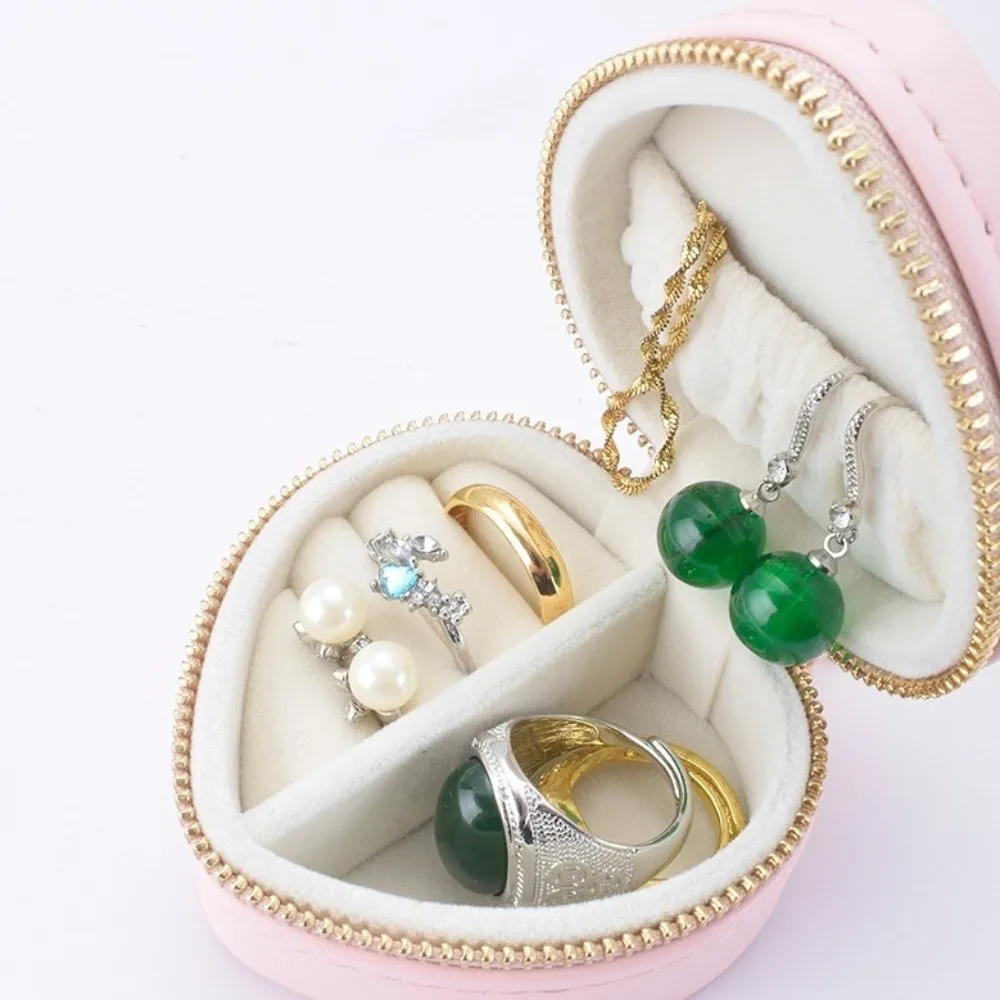 صندوق مجوهرات صغير سلسلة المفاتيح على شكل قلب عرض المجوهرات المحمولة صندوق خاتم حقيبة للتخزين القرط المنظم حقيبة السفر قلادة