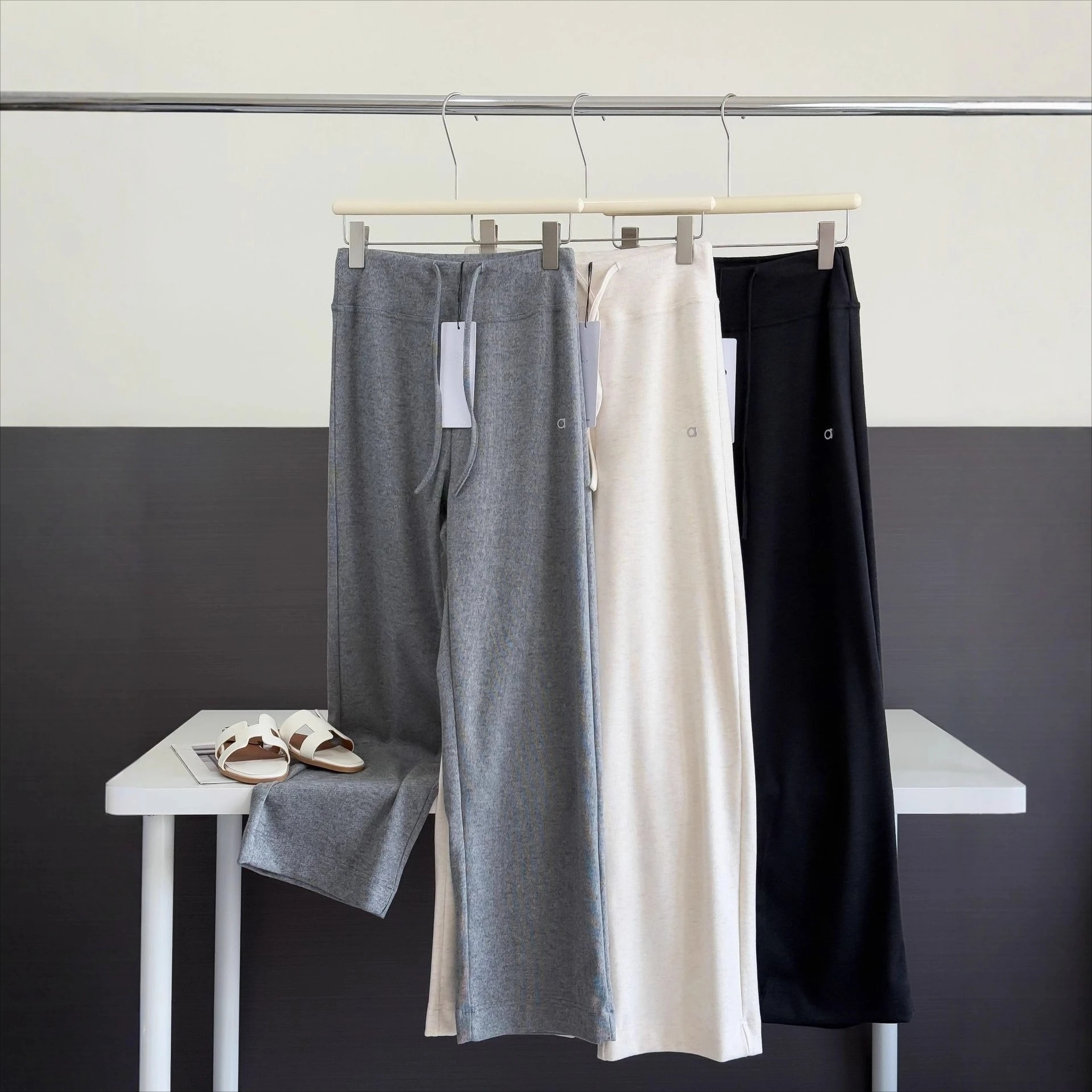 2026 Pantalones anchos de punto de cintura alta para mujer, corte relajado drapeado con cordón, pantalones deportivos informales para salón