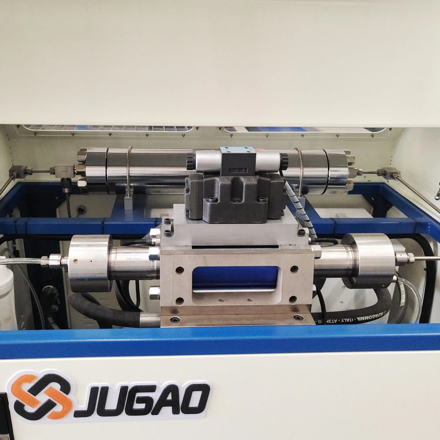 5 Axis Water Jet Cutter 3D Waterjet Cutting Machine With Flow Type Direct Drive Pump Water Jet Machine