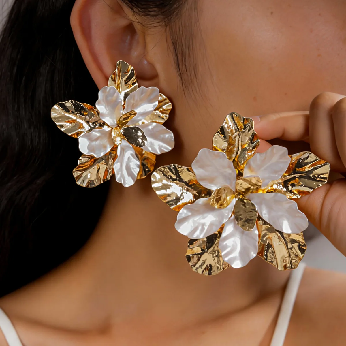 Diamond dripping oil smudging three-dimensional flower stud earrings exaggerated temperament high-end earrings women