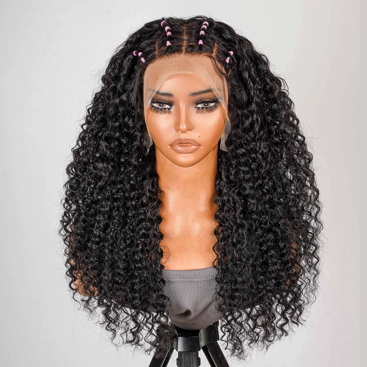 200% Плотность 13x4 HD Кружевной фронтальный парик Предварительно выщипанные Предварительно отбеленные Предварительно вырезанные вьющиеся волнистые парики с косой Натуральный черный цвет человеческих волос