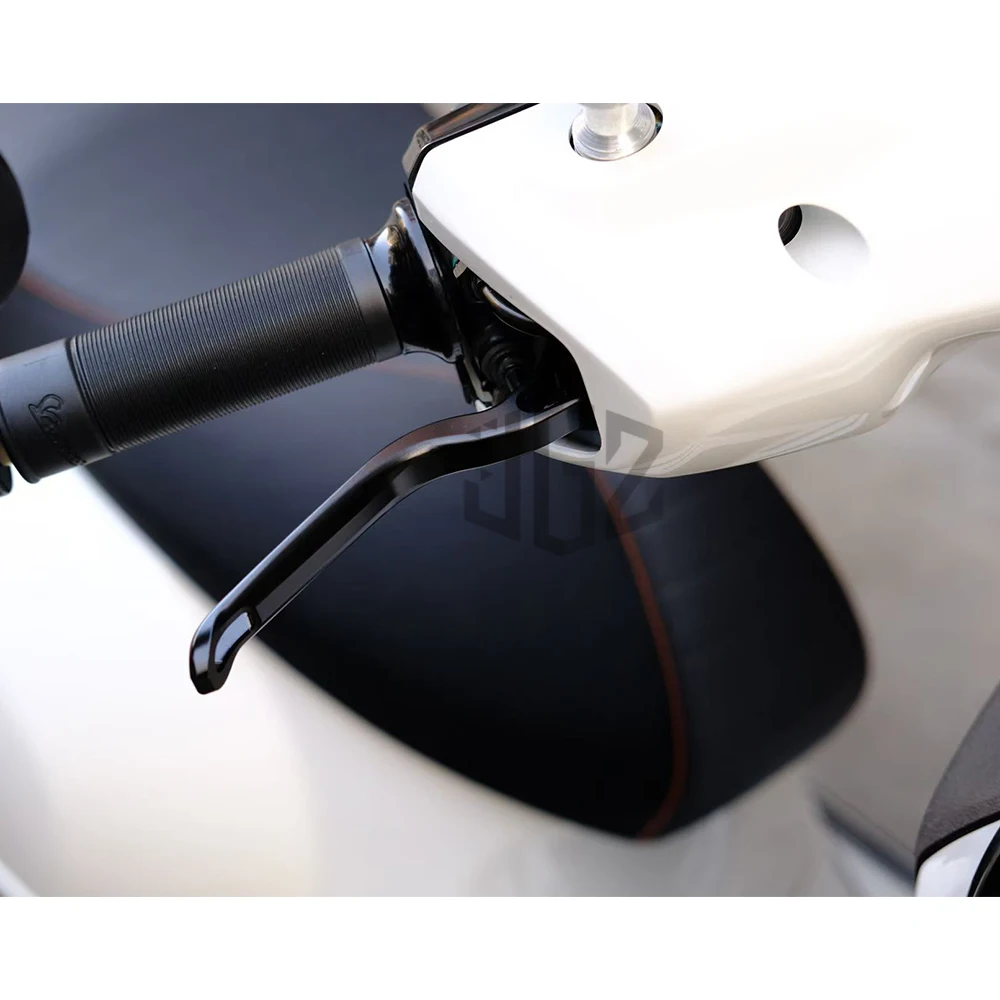 Motorcycle Accessories CNC Aluminum Handlebar Brake Clutch Levers  For VESPA GTS GTV 300 2023-2024