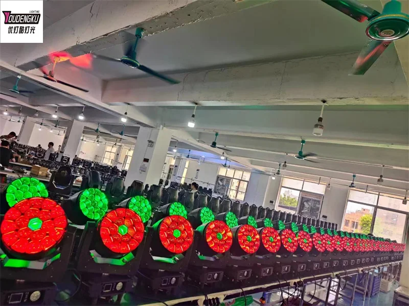 

2 штуки 19*15W RGBW 4IN1 HAWKEYE LEDA B-EYE K10 Zoom LED Moving Head Light