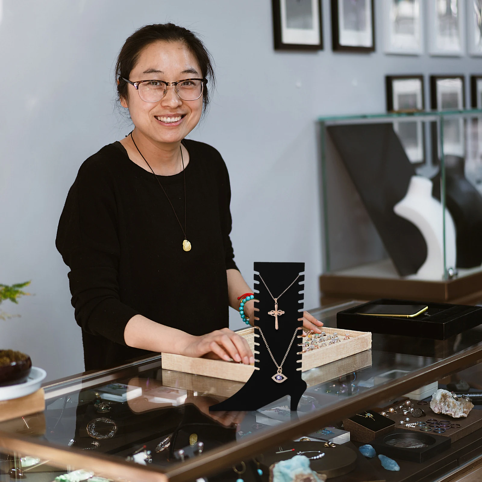 

Foldable Jewelry Rack Necklace Holder Black Flannel Bracelet Display Stand for Vendors Necklace Tree Jewelry Organizer Gift