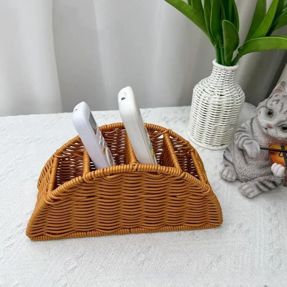 

Imitation Rattan Remote Control Storage Box Handwoven Vintage Style Synthetic Rattan Organizer 4 Grids Makeup Brush Holder