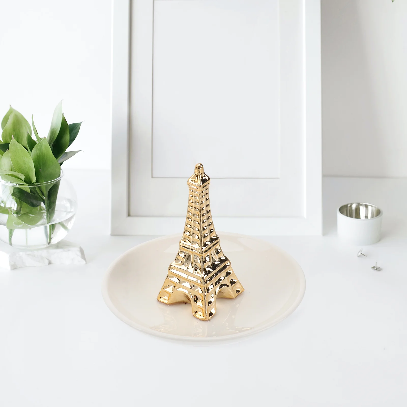 

1Pcs Elegant Ceramic Jewelry Tray Multipurpose Decoration Easy Clean Jewelry Display Plate Desktop Adornment Home Adornment