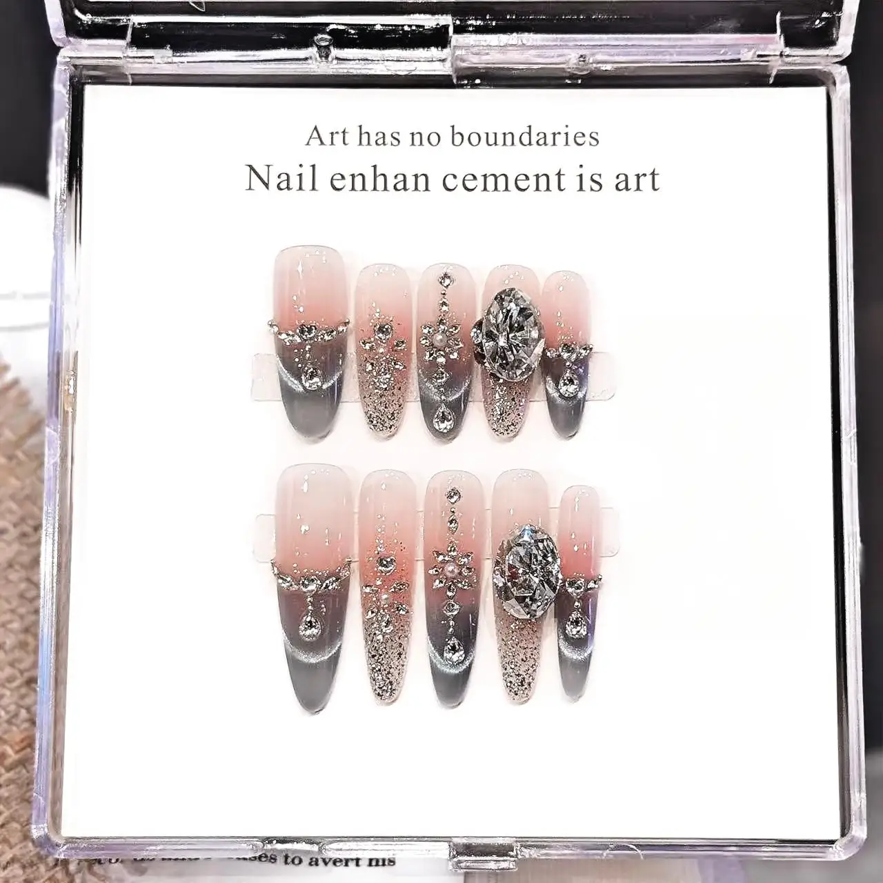 

10 шт. Роскошный пресс ручной работы на ногтях Длинные овальные синие улыбающиеся кошачий глаз Дизайн с 3 шт. Клейкие вкладки для ногтей