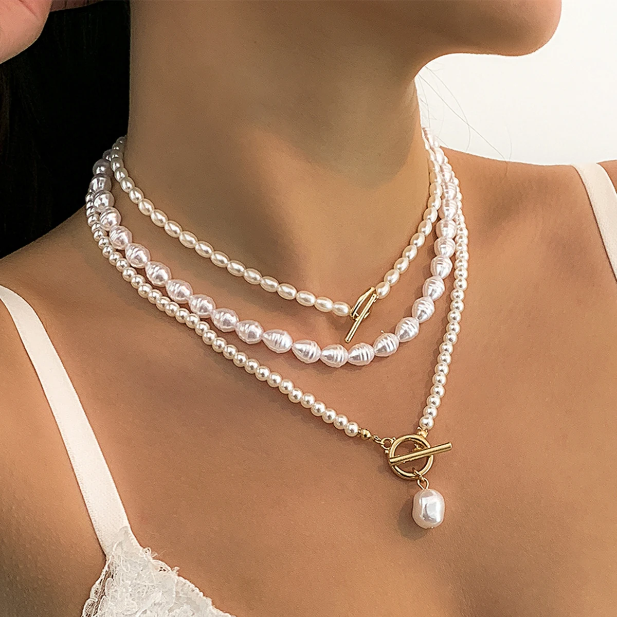 Elegant Vintage Imitation-Pearl Love Heart Pendant Choker Necklace Women Punk OT Buckle Bead Chain Wed Jewelry Y2K Accessories image 2