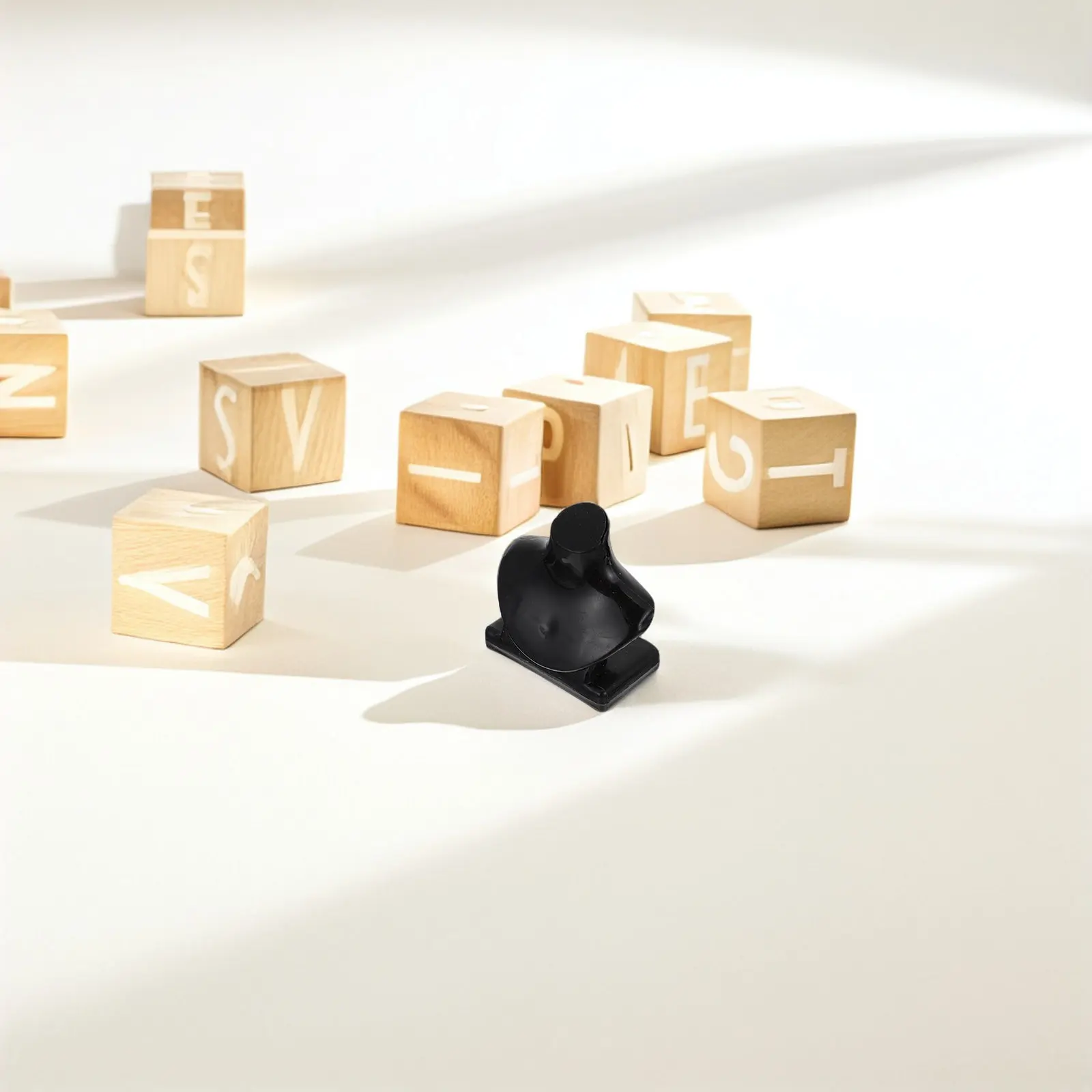 

Набор из 40 миниатюрных подставок для украшений: элегантные черные держатели-бюсты для колье, реалистичные, портативные, для декора миниатюрных домиков