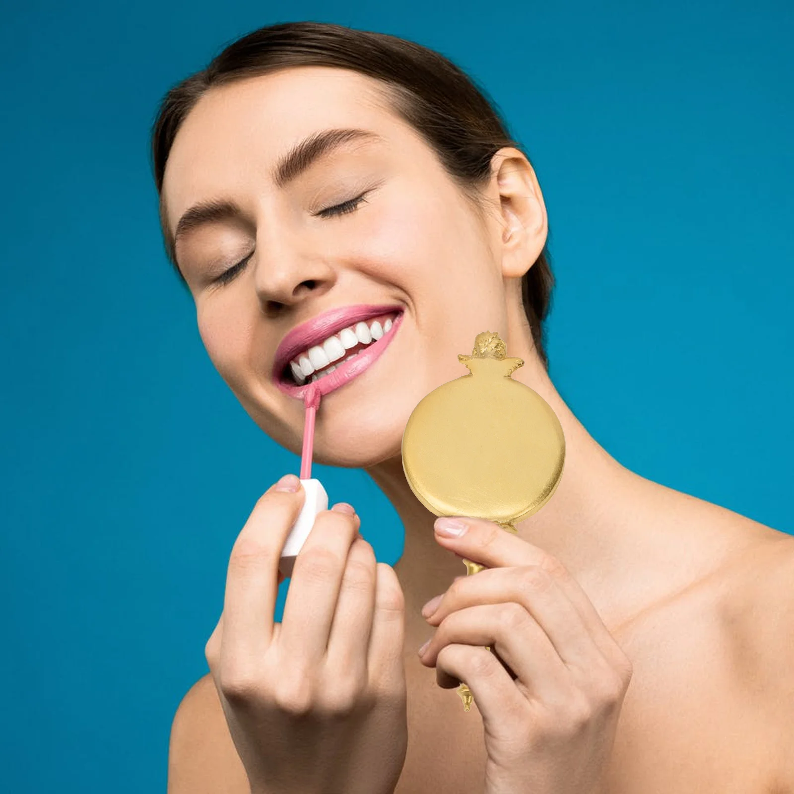 레트로 골든 핸드헬드 미러 정교한 휴대용 여성 메이크업 도구 천사 디자인 컴팩트 경량 고화질 장식용