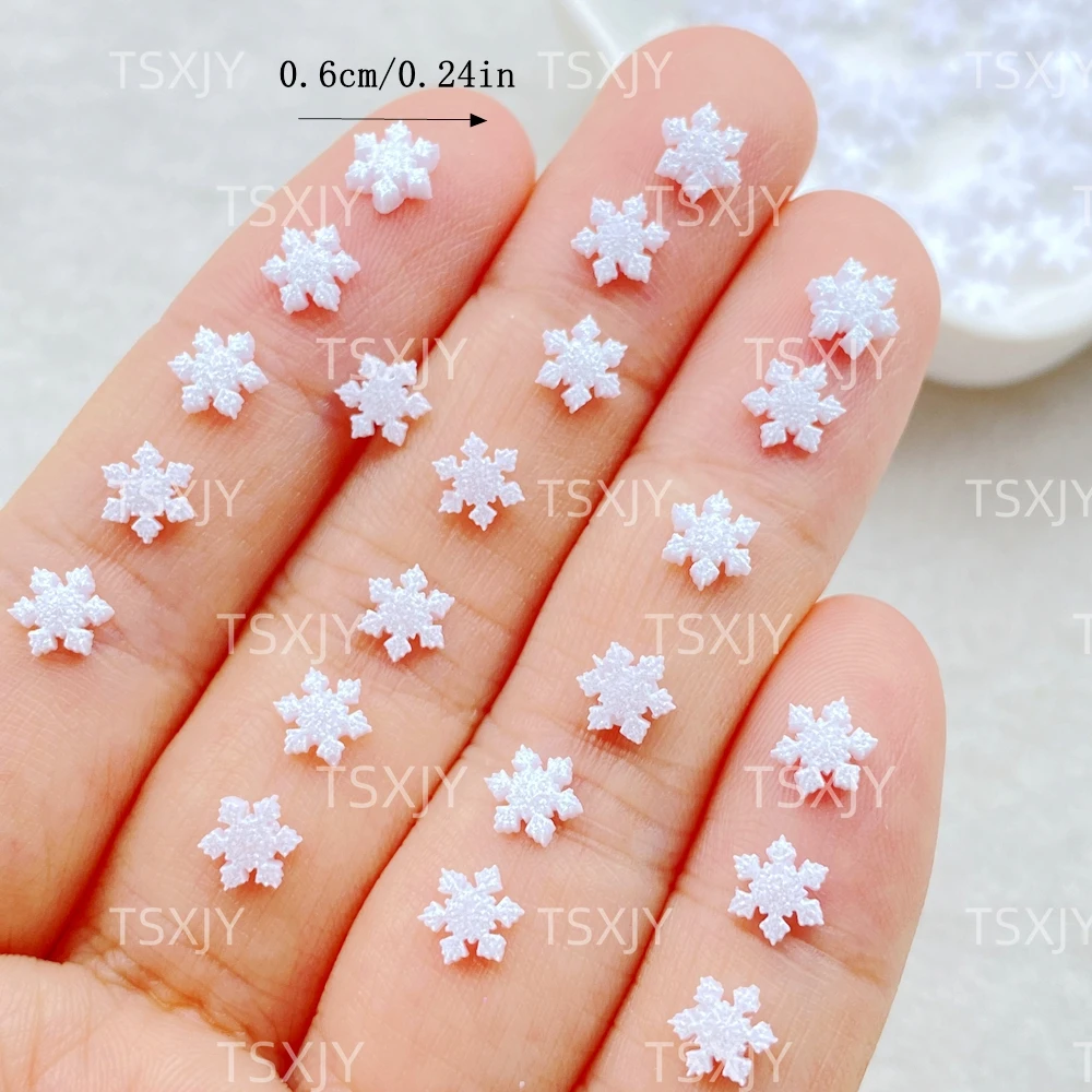 100 Stück Mini-Weihnachtsschneeflocken aus Kunstharz, niedliche weiße Schneeflocken, flache Strass-Steine für Nagelkunst, DIY, Weihnachts-Scrapbooking, Basteln – Detail 4