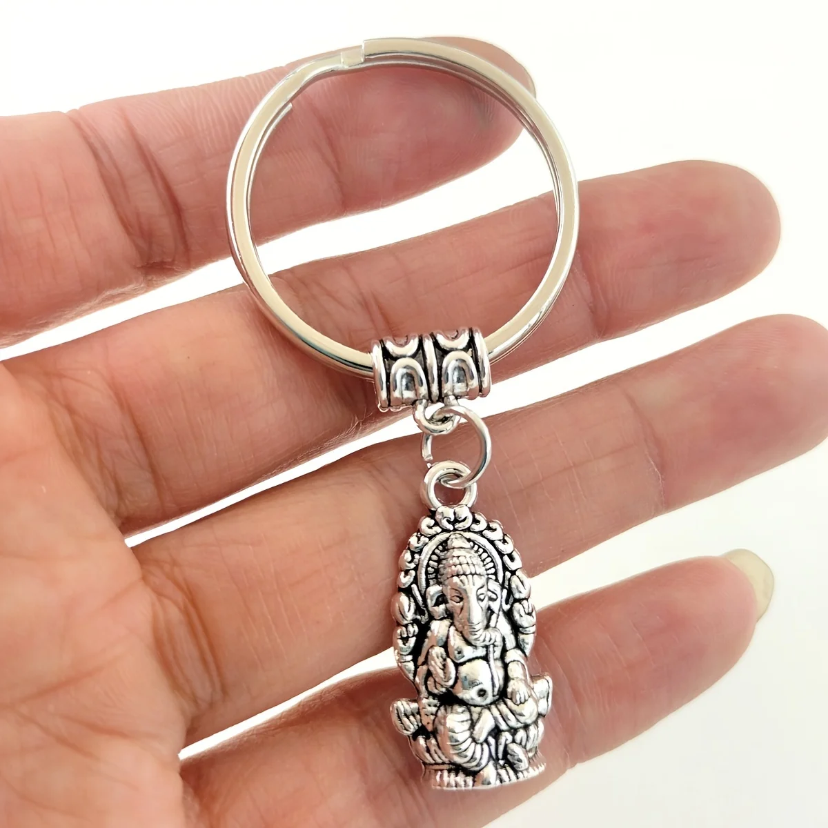 1pc Sacred Elephant Ganesha Keychain For Men, Buddha Keychain, God Of Wealth Elephant Keychain For Men