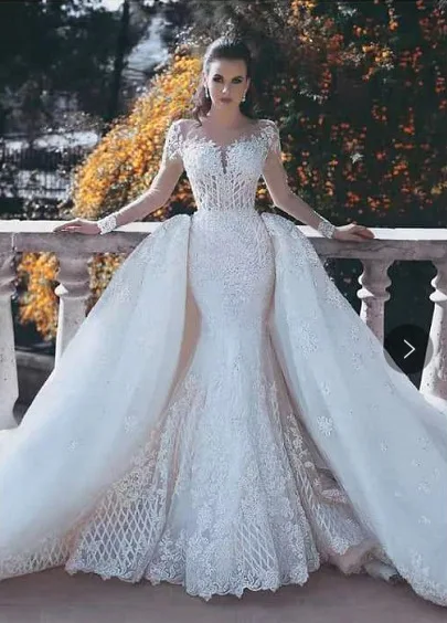 Luxury Ball  Lace Applique Wedding Dress 2021 Long Sleeve Wedding Gowns robe de mariee Boat Neck Beaded wedding dress