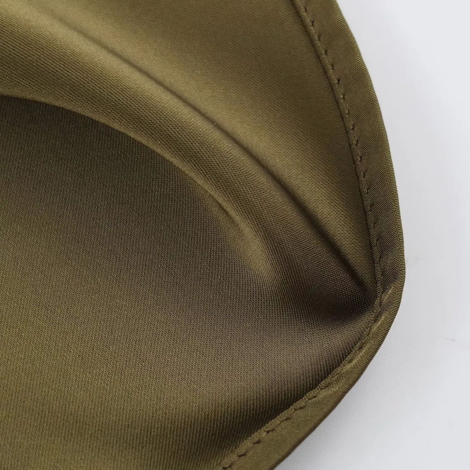 BSAY 2026 Neues Minimalistisches Satin-Zweiteiler-Set mit Drapierter Kragenpartie, Ärmellosem Oberteil mit Schulterknöpfen und Tailliertem Midi-Rock für Damen – Detail 24