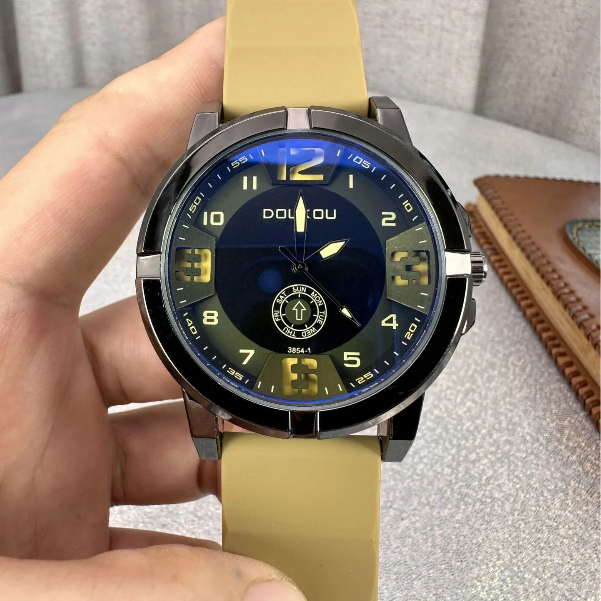 أعلى العلامة التجارية الفاخرة الرجال الرياضة ساعات كوارتز رجل التناظرية تاريخ ساعة سيليكون حزام ساعة اليد بالجملة Relogio Masculino