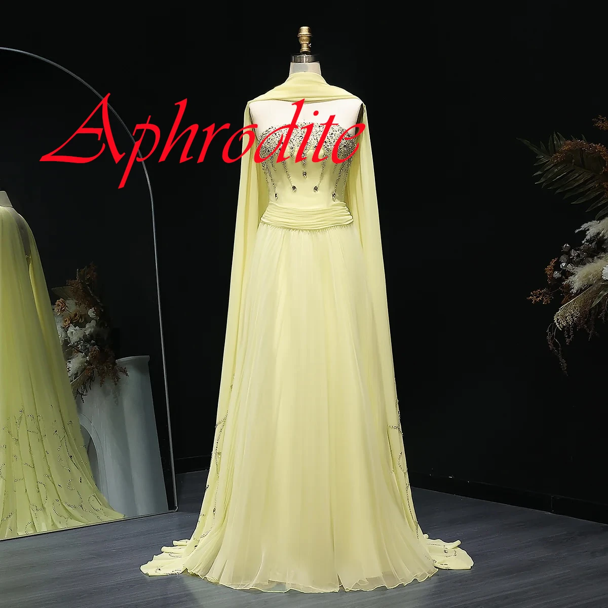 

Customized Delicate Light Yellow Chiffon Evening Dress Exquisite Strapless Sleeveless Zipper Back Crystal Special Occasion Gowns