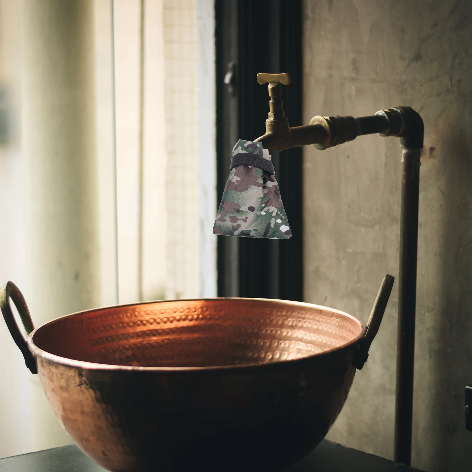 

2Pcs Waterproof Outdoor Faucet Cover Windproof Winter Tap Protector Anti-Freeze Frost Protection Cover Faucet Protector