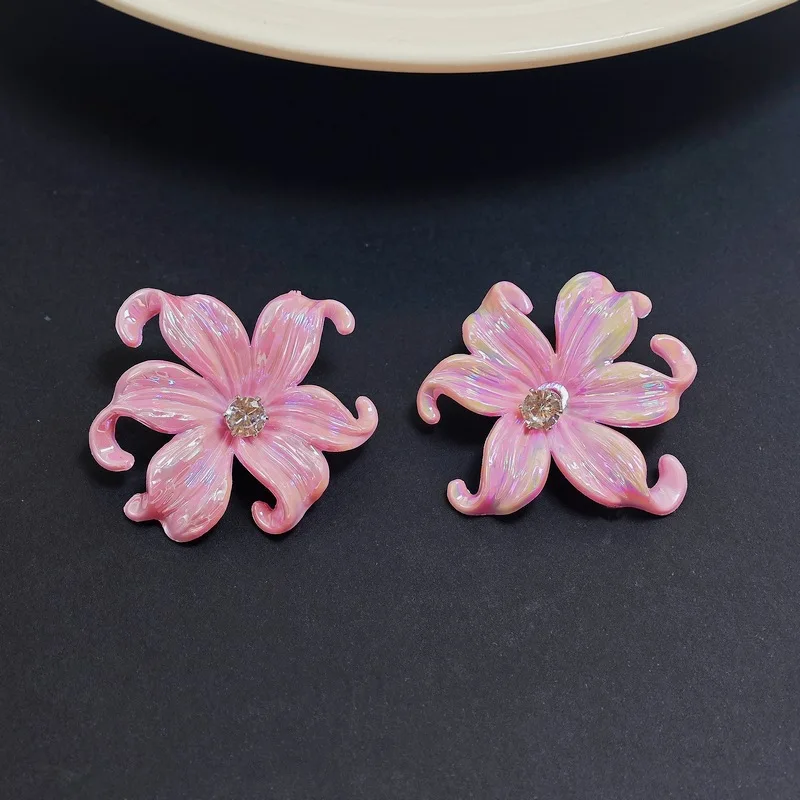 

Pink White Big Flower Stud Earrings for Women Trendy Folded Acrylic Side Charming Sweet Floral Girls Earrings Fashion Jewelry