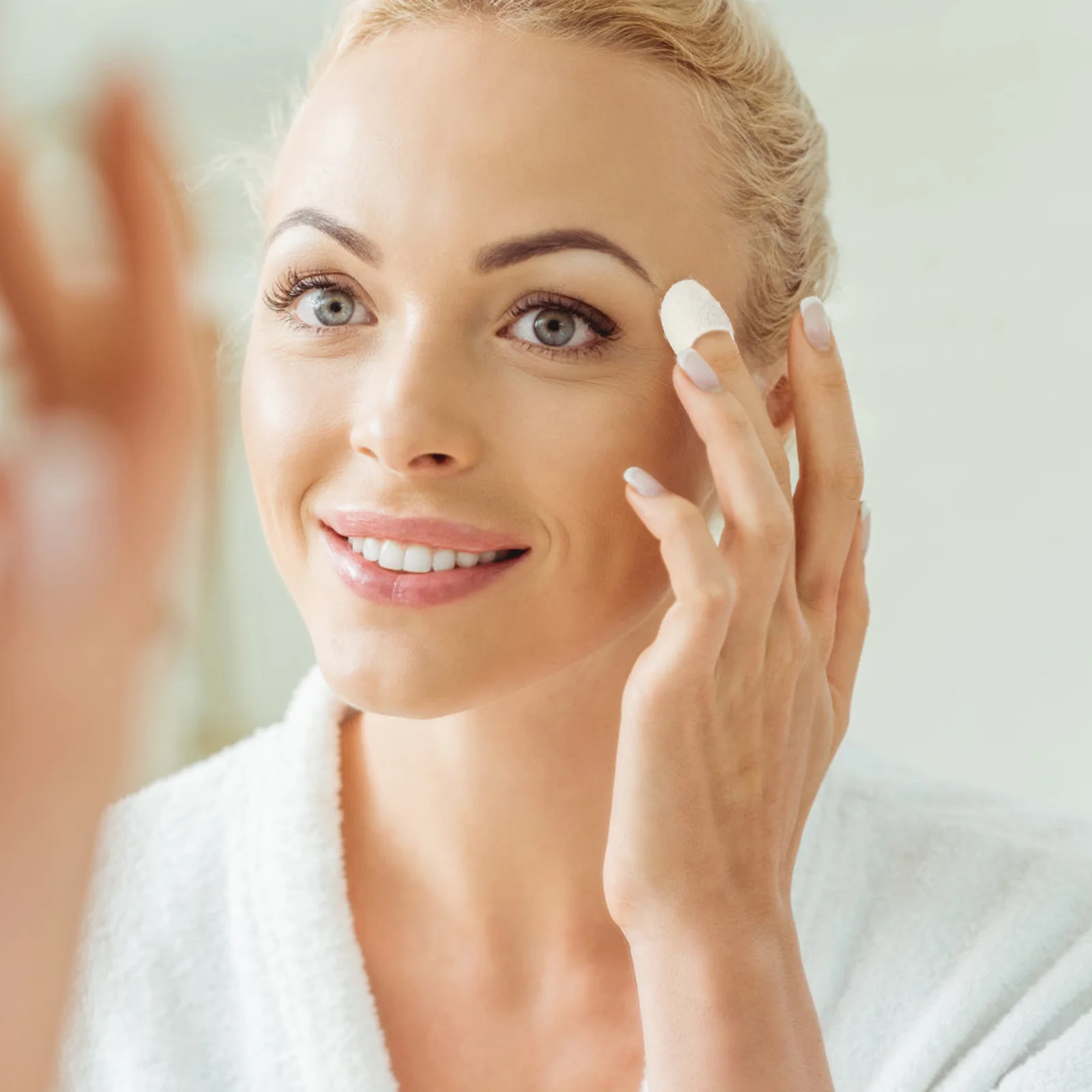 100pcs Natural Silk Ball Facial Cleanser Exfoliating Face Scrubber For Blackhead Removal Pore Cleaner Skin Care Tool Facial