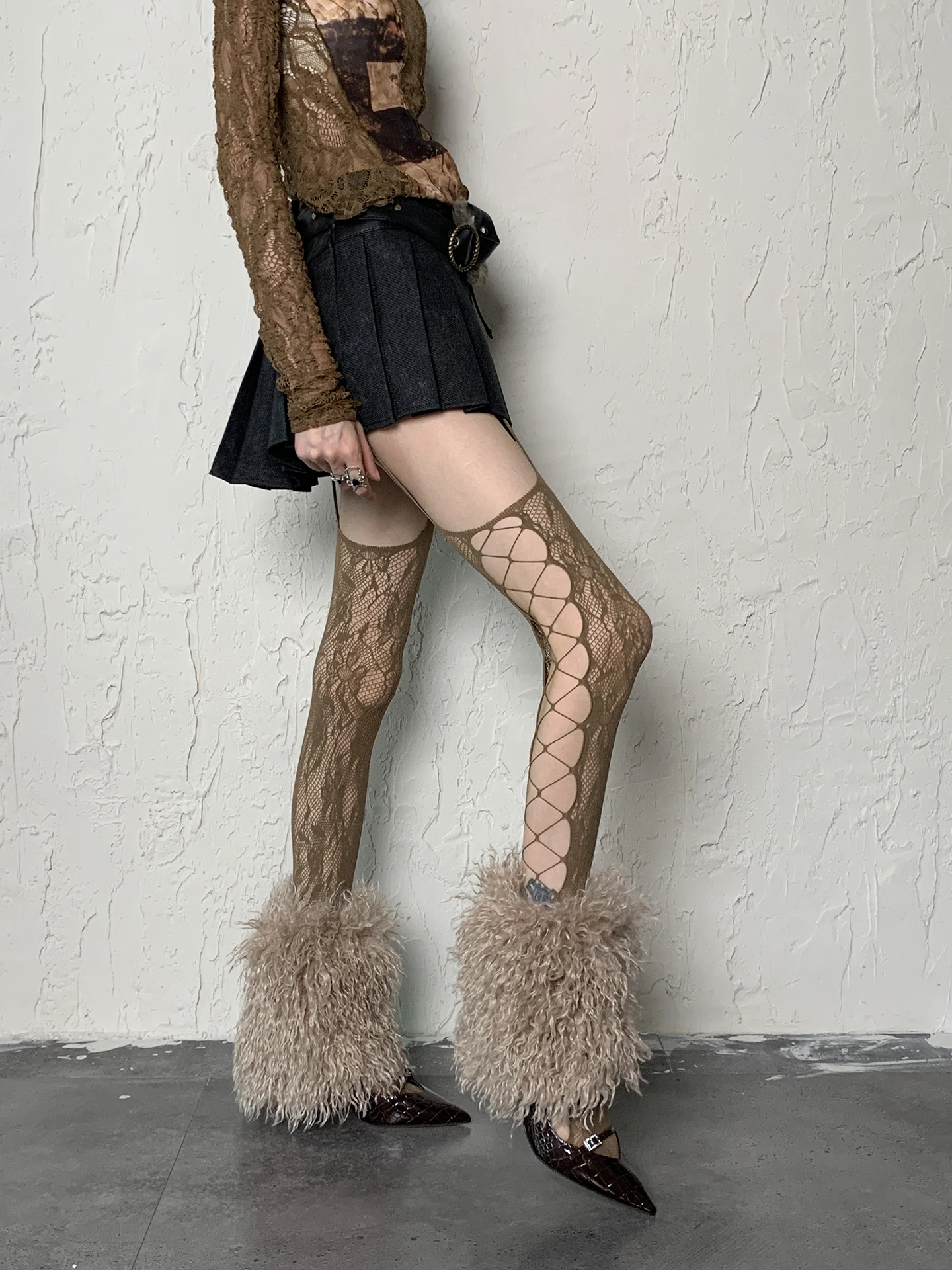 New Japanese Lolita Style Brown Lace Hollow Out Garter Stockings + Plush Sock Covers Millennium Hot Girl Women's Socks Leggings