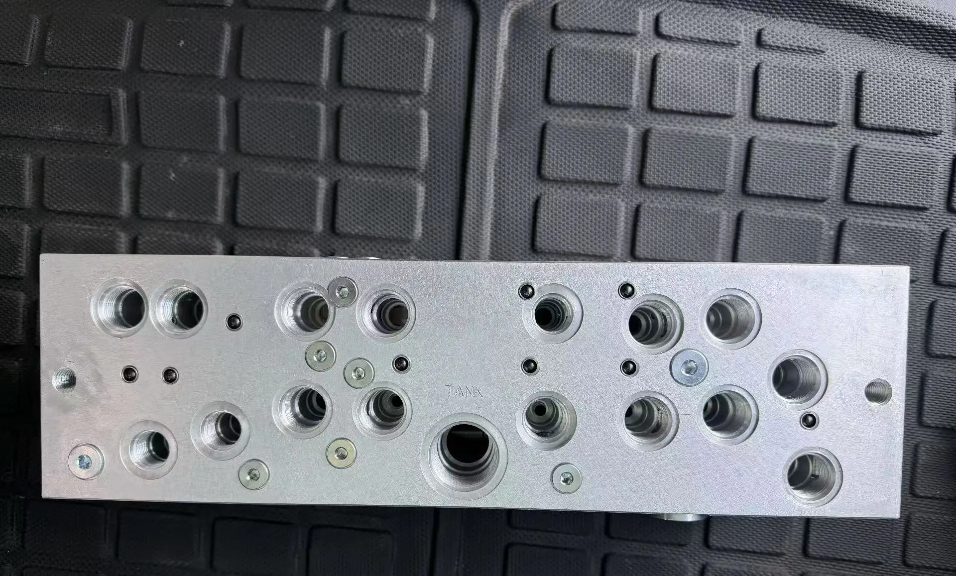Genie Parts 110273GT - Manifold Valve, Function IC Genie Manlift Used for Genie Z45RT boom lift