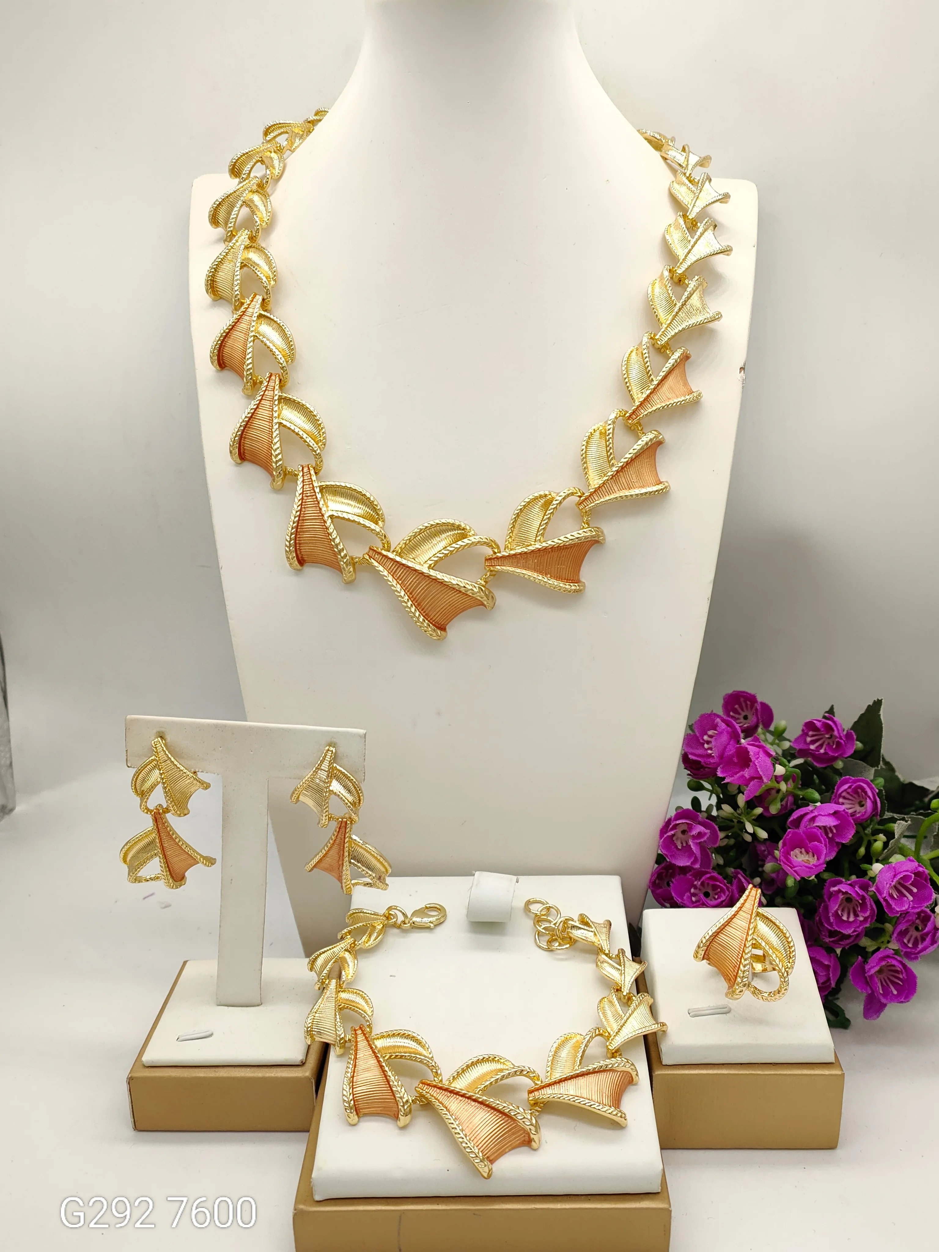 

Unique Three Tone Italian Jewelry Trendy llaveros Collar Pulseras pin Pendient tentacles Anillo 4PC Jewel Set for Wedding Party