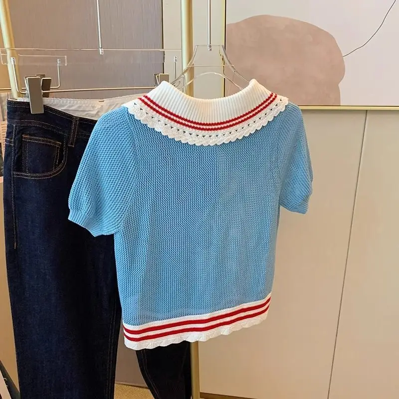 Estilo francês doce gola boneca bordado camisola de malha de manga curta feminina 2025 verão nova malha curto topo