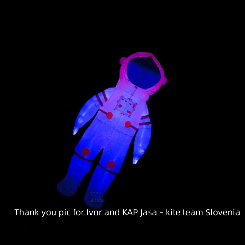 DDDZ 4M LED Astronaut Soft aufblasbarer Anhänger Show Kite Spaceman Ripstop Nylongewebe mit runder LED-Ecke