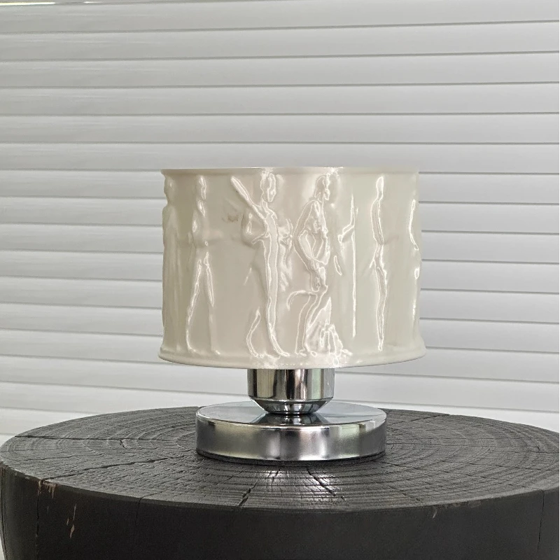 

Embossed art desk lamp Bedroom bedside Reading lamp Eye protection lamp Decorative gifts