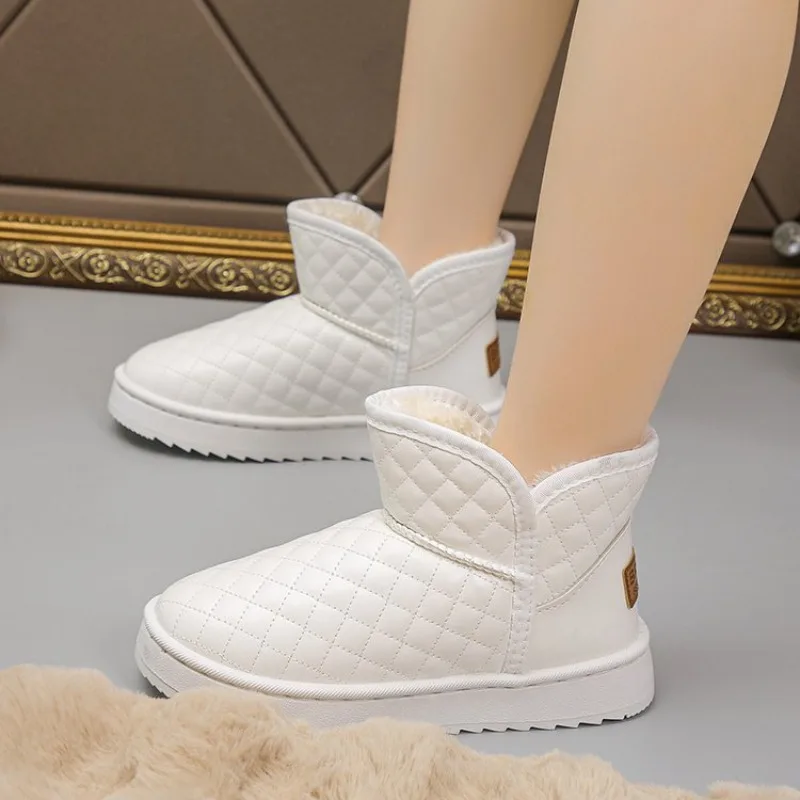 Retro Thick Bottom Snow Boots Women's Pure Color Fashion Short Boots Trendy Autumn Winter Popular Sensation