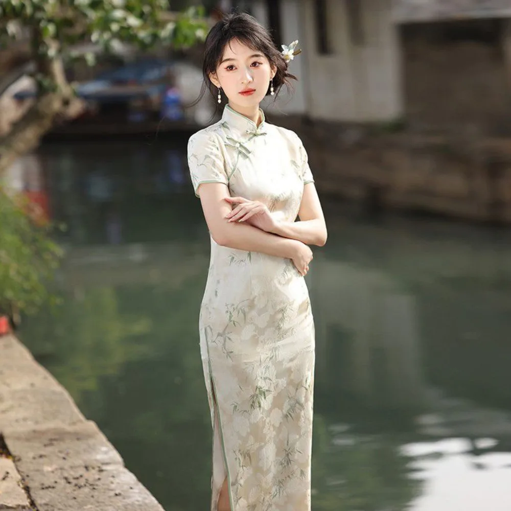 فستان تشيباو الحديث 2025 الجديد، فستان جمهورية ريترو على طراز الشباب، ملابس يومية صغيرة شيونغسام صيفية
