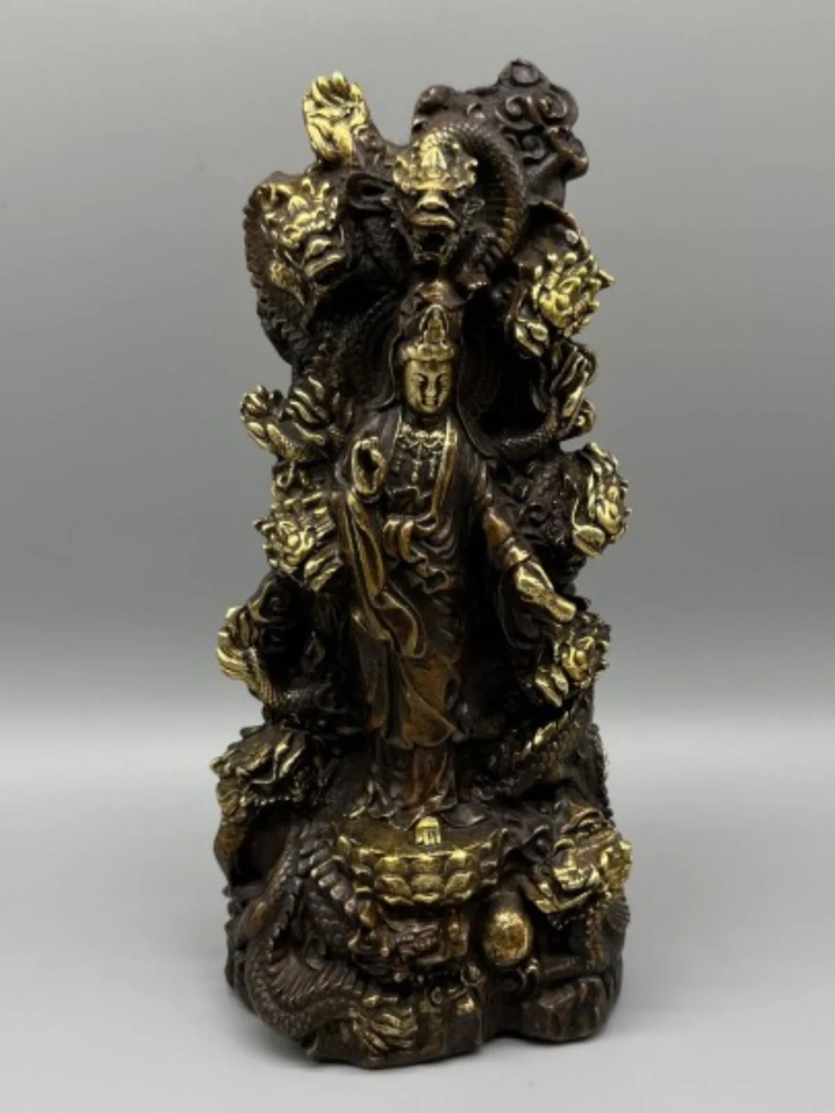 

Bronze-gilded Kowloon Guanyin Bodhisattva Buddha statue home dedicated to bodhisattva bronze statue porch antique shelf ornament