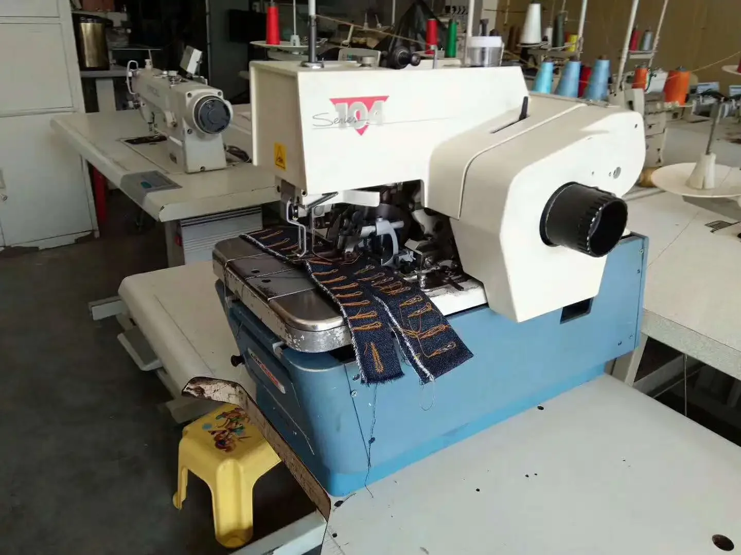 usa made used eyelet buttonhole sewing machine head recees104 jeans buttonhole machine industrial buttonhole machine