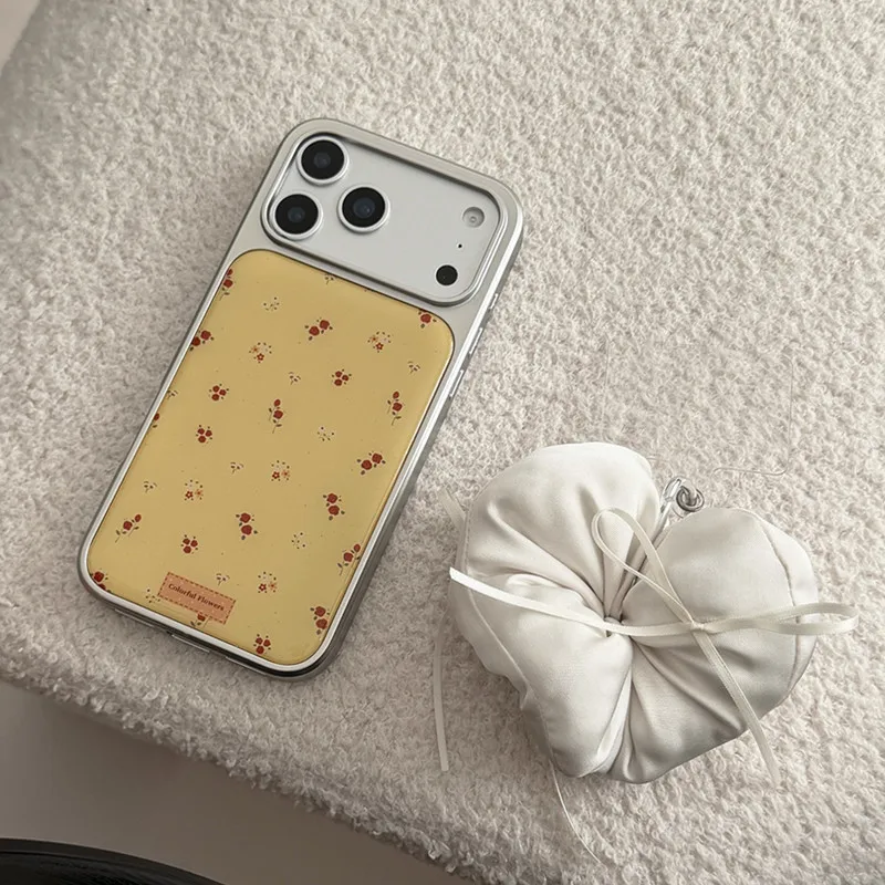 

Желтые маленькие красные цветочные высококачественные темпераментные чехлы для телефонов для IPhone 17, 16, 15, 14, 13 Pro Max, мягкая задняя крышка с большим серебряным окном