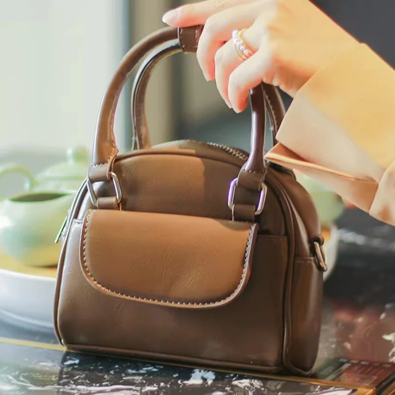 

Korean Style2026New arrivalClassy texture Satchel small square bag,Vintage Niche Versatile Single Shoulder Crossbody Commuter Ba