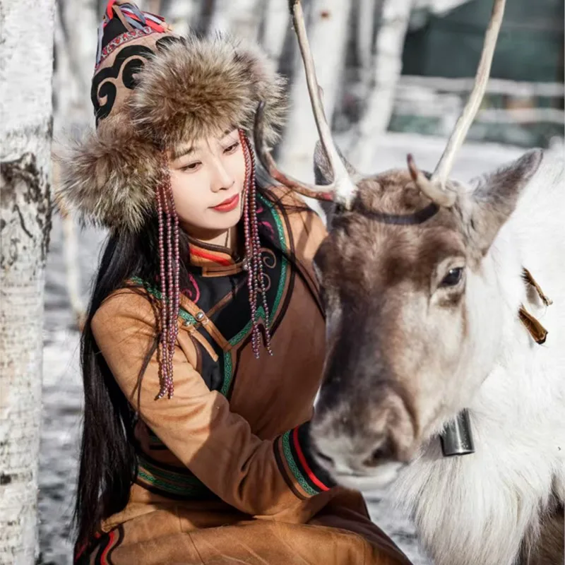 Outdoor women's warm and thickened ethnic-style men's coat with a roe deer horn hat photo clothing