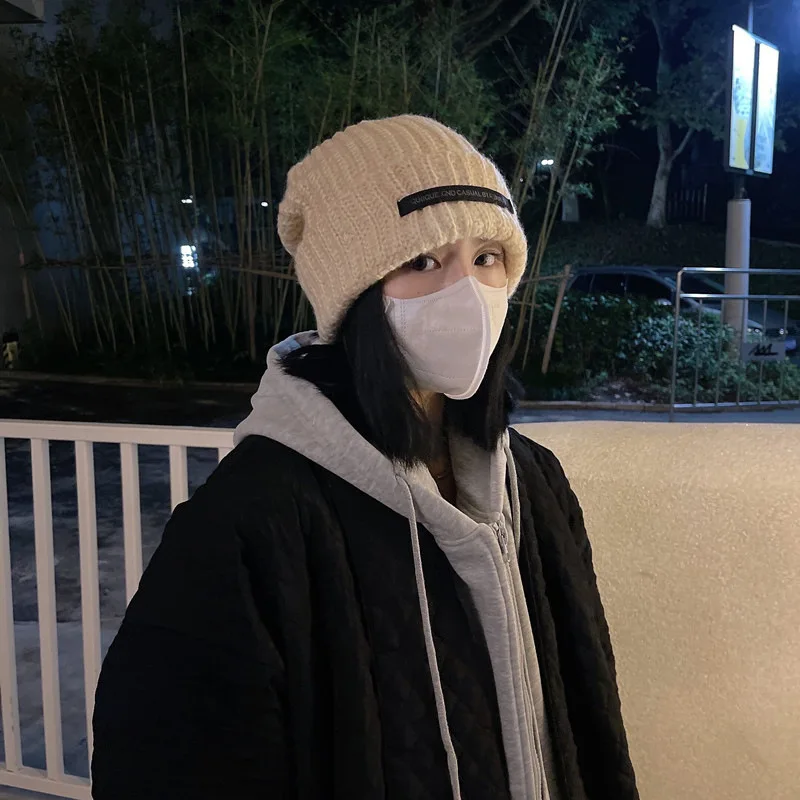 قبعة جديدة متعددة الاستخدامات للنساء لخريف وشتاء، قبعة صوفية عصرية جديدة تظهر وجهًا صغيرًا، قبعة محبوكة دافئة باردة