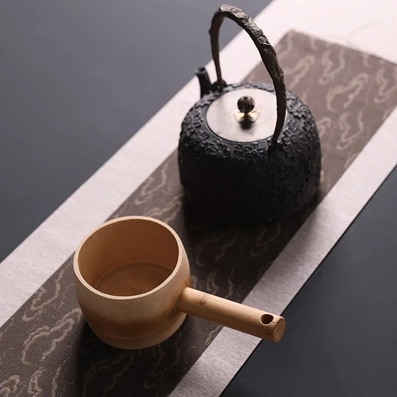 Bamboo bar with bamboo water scoop, rice ladle, household kitchen water scoop, outdoor watering can for flowers and vegetables