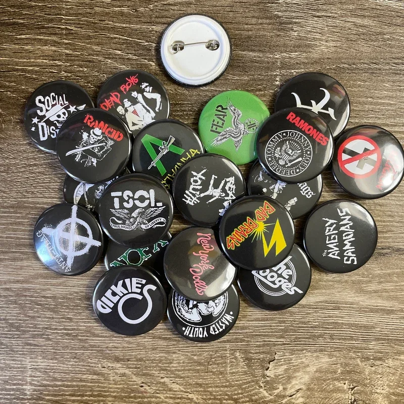 Botões Personalizados de Banda - Vintage Collectible Pins avaliação e preço
