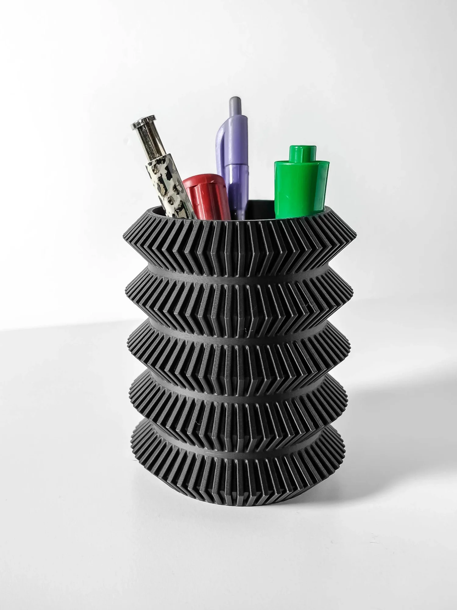 

Minimalist 3D Printed Pen Holder – Modern Geometric Desk Organizer for Office, School, or Home Workspace (Kuri)