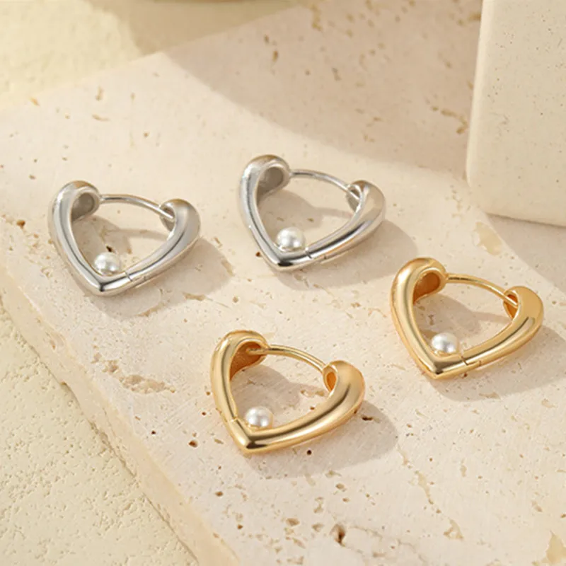 

S925 sterling silver women's earrings gold-plated heart-shaped pearls European and American fashion jewelry party accessories