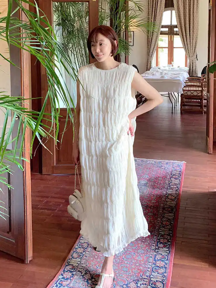 

Clothland Women Fashion White Black Midi Dress Sleeveless Stretchy Loose Fit One Piece Female Chic Summer Dresses Mujer QE089
