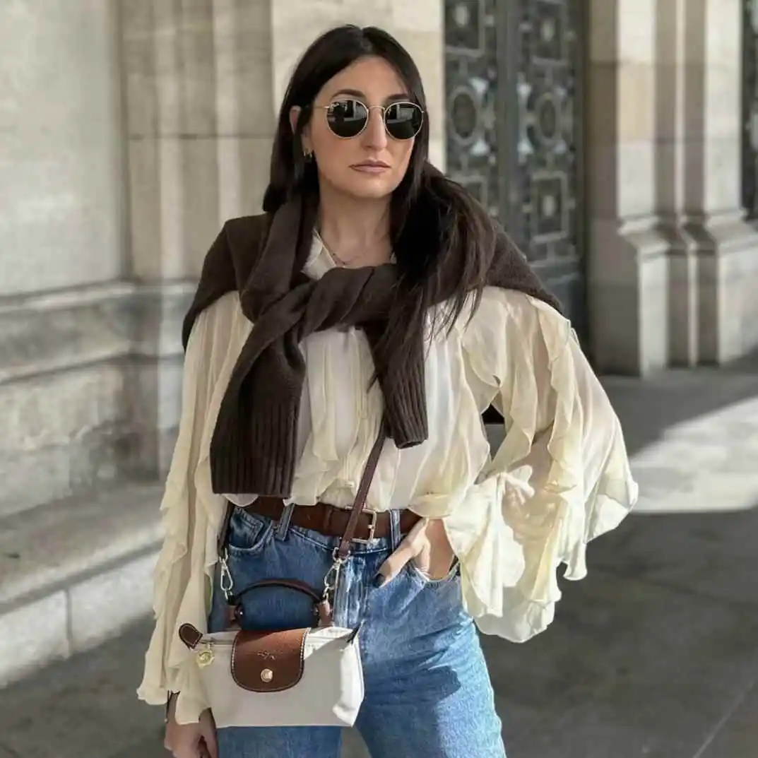 

Women's Long Sve V-Ne Ruffle Layered Decorative Collar irt Eco-Friendly Regenerated Cellulose Fiber Spring 2025