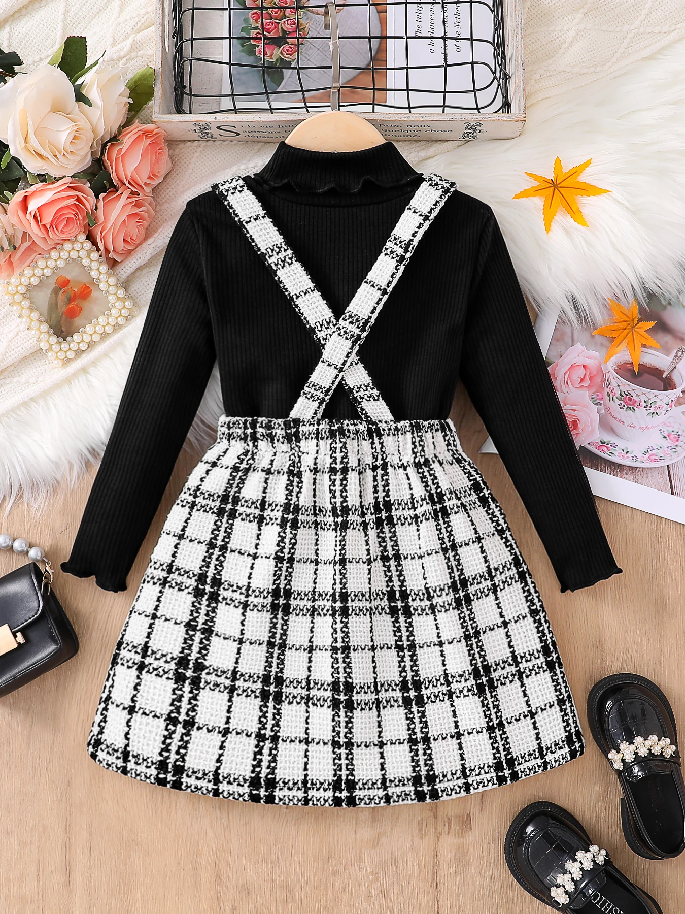 Children\'s clothing, girls\' autumn fashion dress 2-piece set, black high neck knitted long sleeved+white checkered skirt