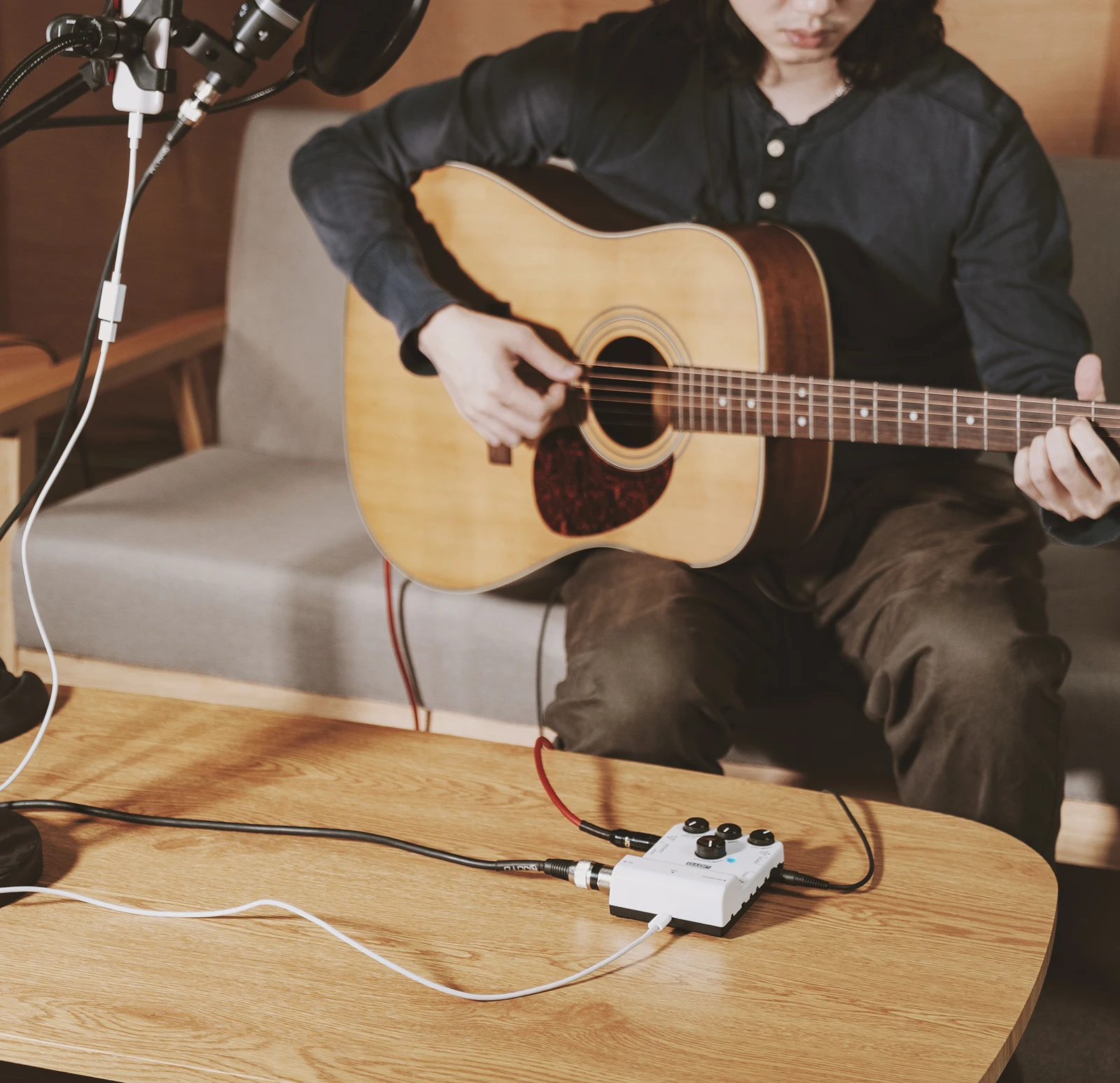 ขายด่วน MOMIX การ์ดเสียงมิกเซอร์สำหรับบันทึกเสียงโทรศัพท์มือถือและถ่ายทอดสด